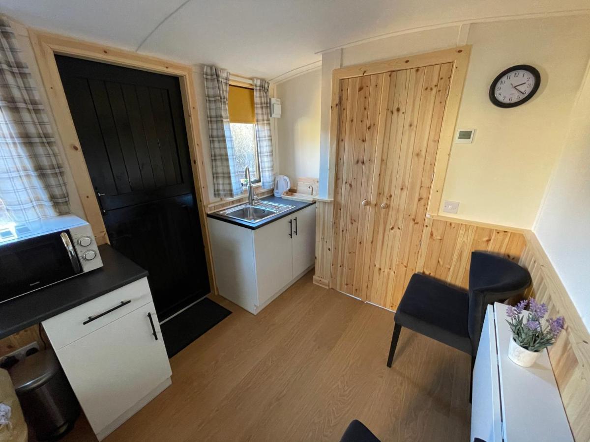 Per Ardua Shepherds Hut Форт-Вільям Екстер'єр фото